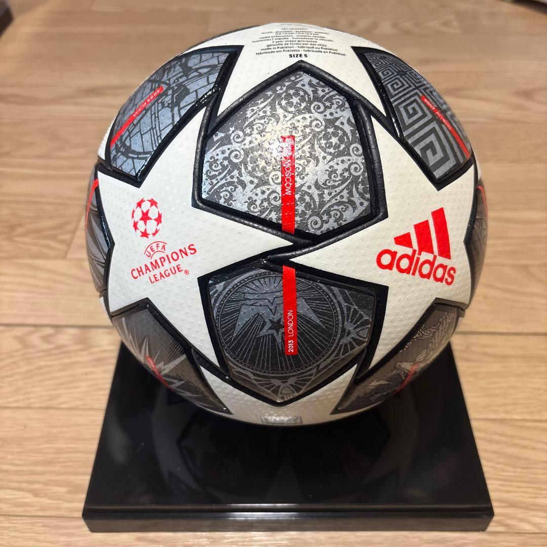 サッカーボール　フィナーレ　公式球　20-21シーズン　チャンピオンズリーグ