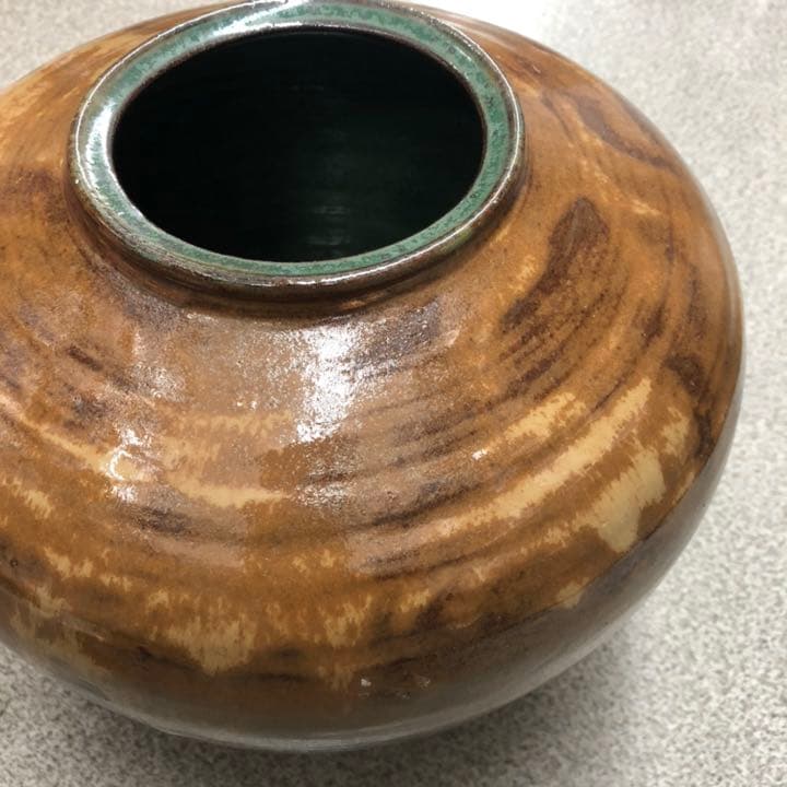 遺品整理◼️骨董収集家だった祖父のお宝の蔵に大切にしまってあった大きな壺、壷、花瓶