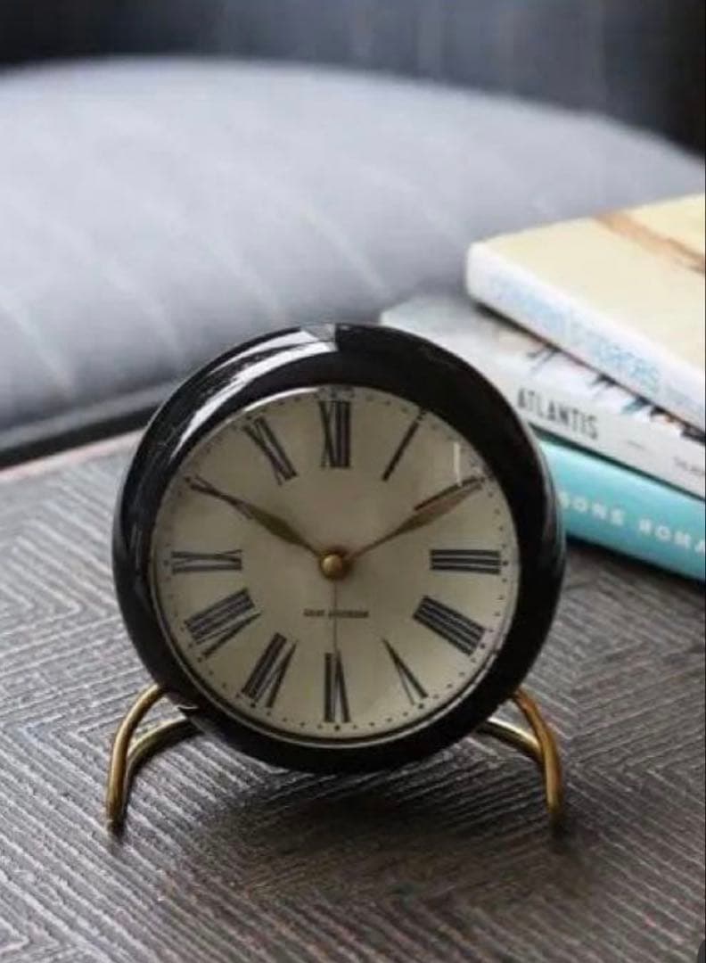 アルネヤコブセンARNE JACOBSEN ROMAN CLASSIC