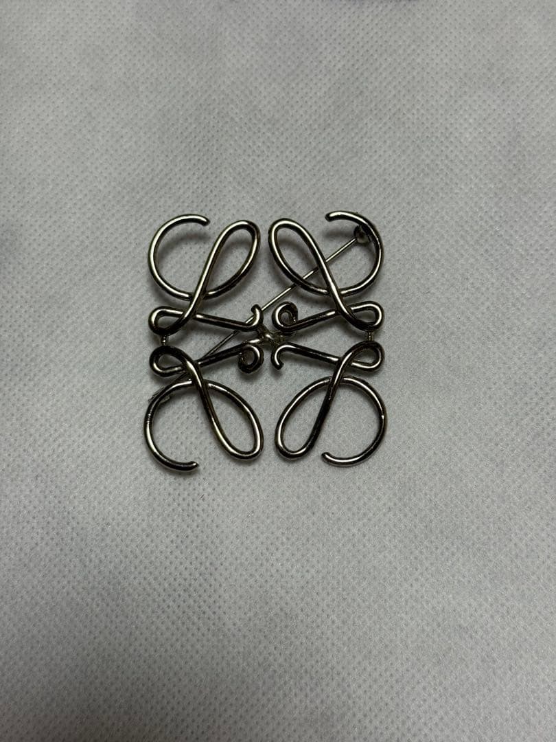 【LOEWE】ブローチ シルバー《おまけ付き》