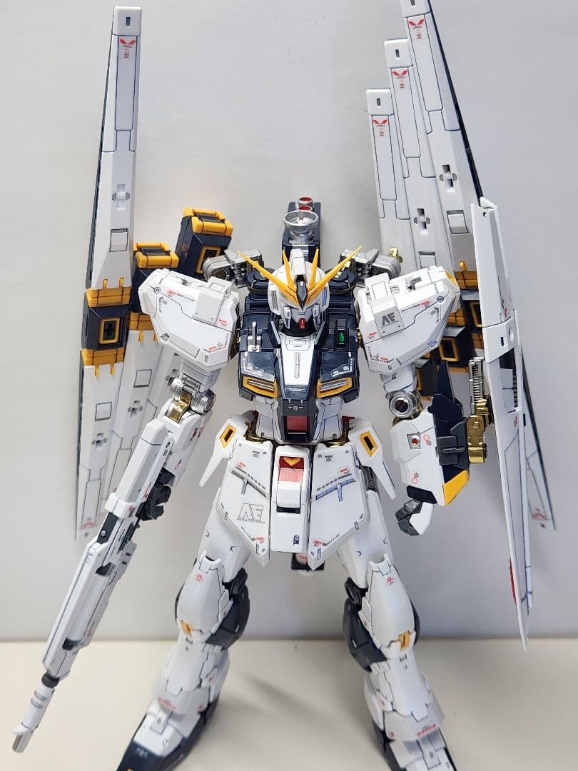 RG νガンダム(ダブル・フィン・ファンネル装備型)