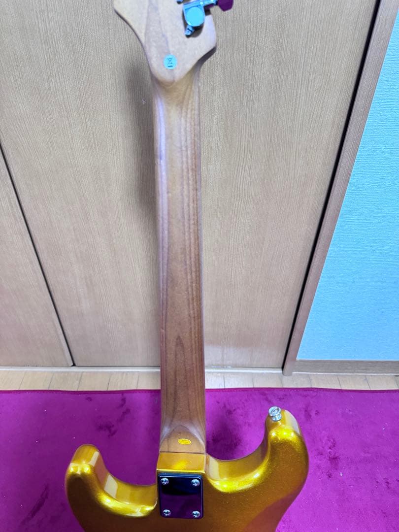 PLAYTECH ストラトキャスター Gold カーボナイズドメイプルネック