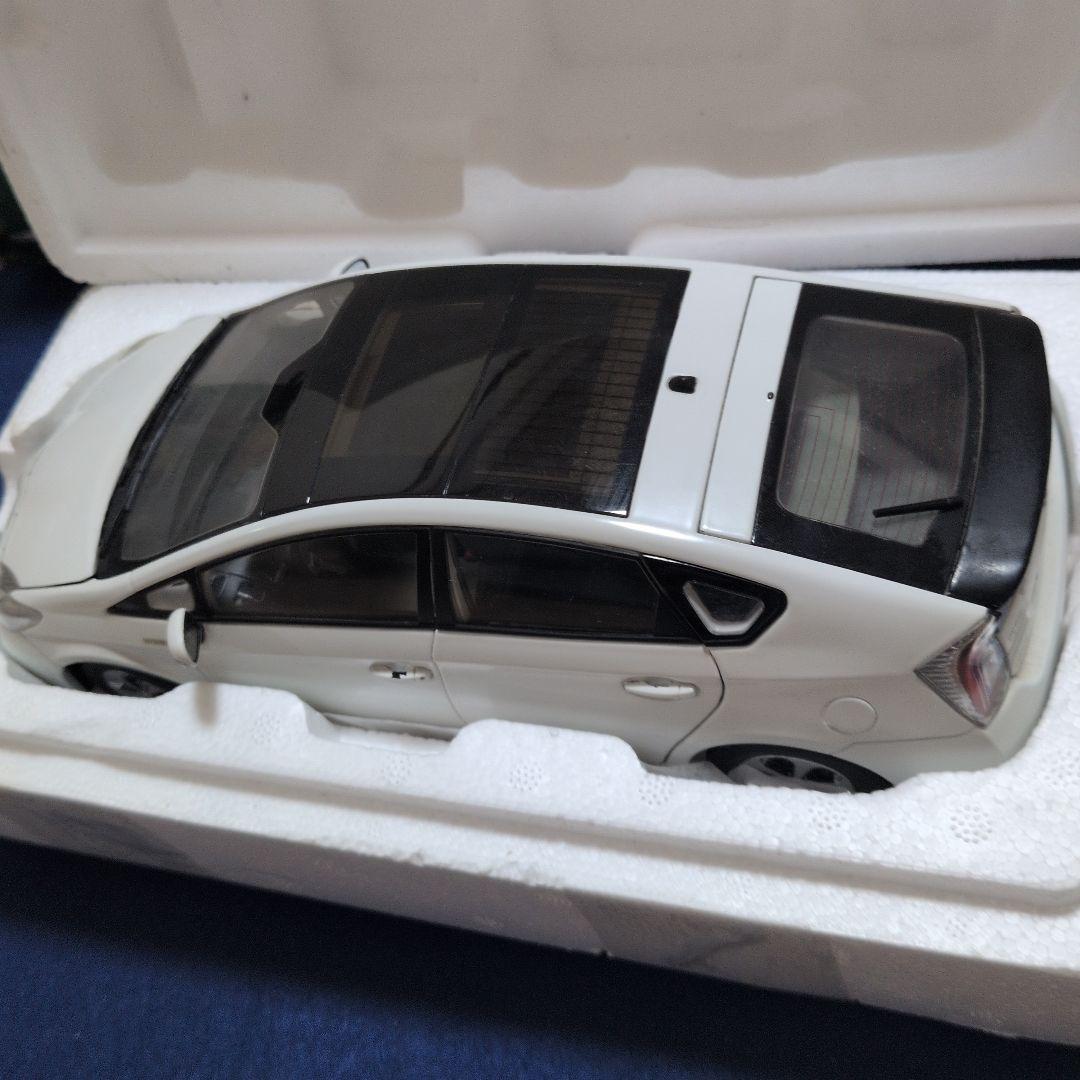 トヨタ プリウス 1/18 非売品モデル