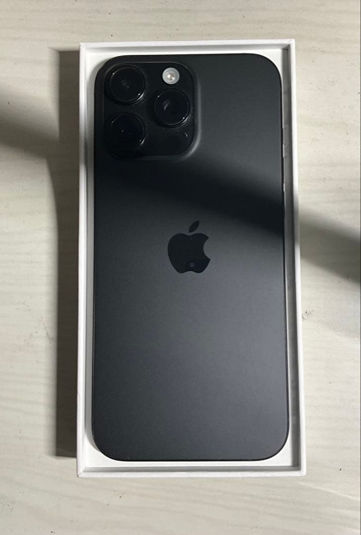 SIMフリー　iPhone 16Pro Max ブラックチタニウム　256GB