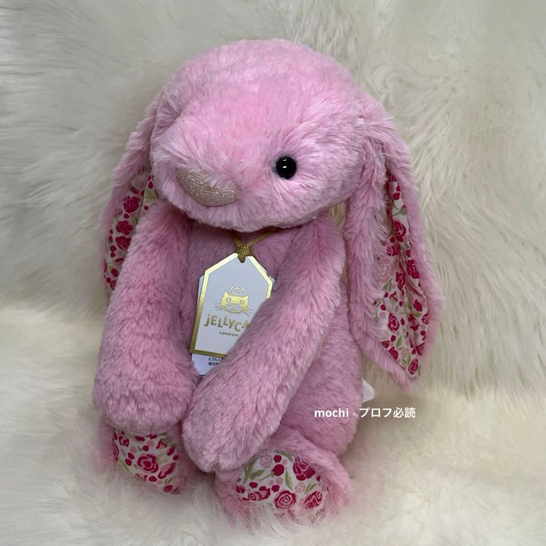  北京限定Blushkin Blossom Luxe Bunny