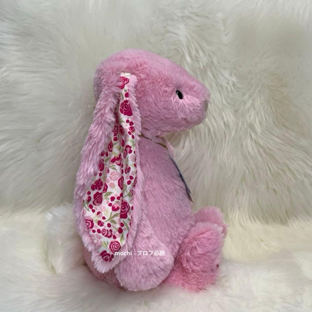  北京限定Blushkin Blossom Luxe Bunny