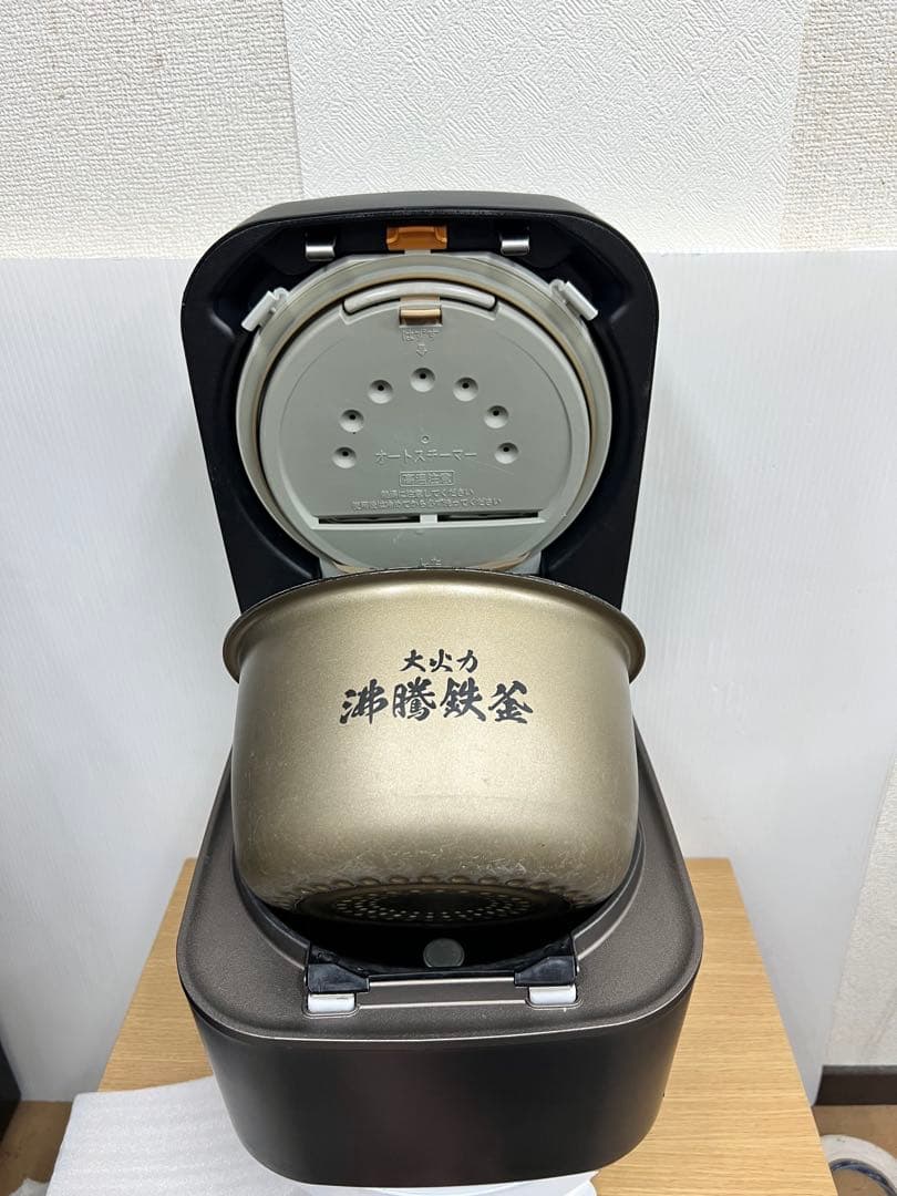 HITACHI 圧力IH炊飯器 RZ-W100EM 2022年製