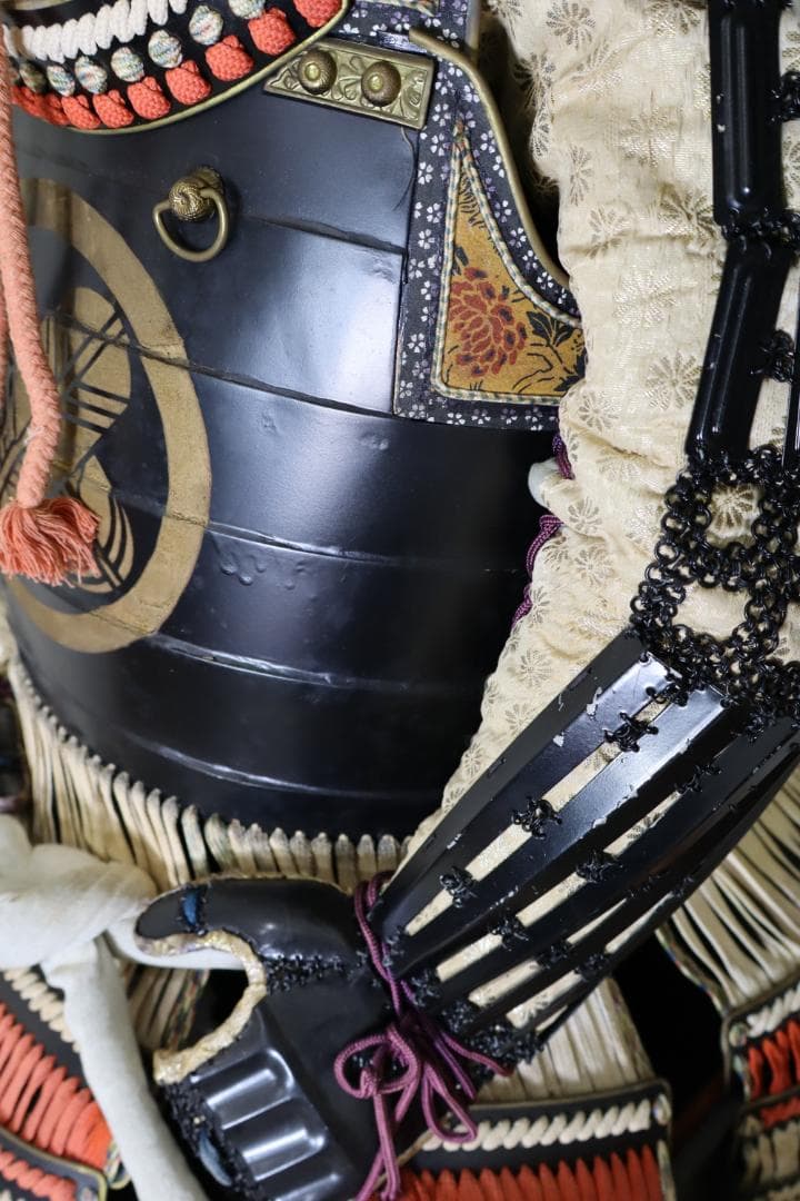 大人が着用出来る本格的な日本の武士甲冑一式（飾り鎧・美術品）　等身大　甲冑