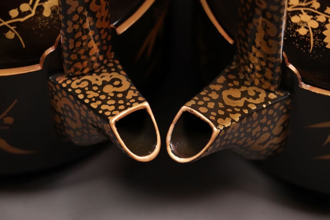 時代 四君子蒔絵 銚子 一対 天然木 草花 金蒔絵 黒塗 木製漆器【MA409】