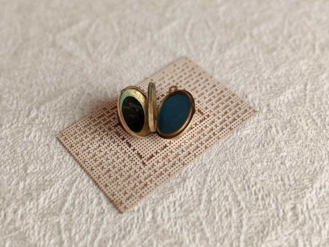 【チョコメルさま】vintage ✙ * クロス ロケット ペンダントトップ