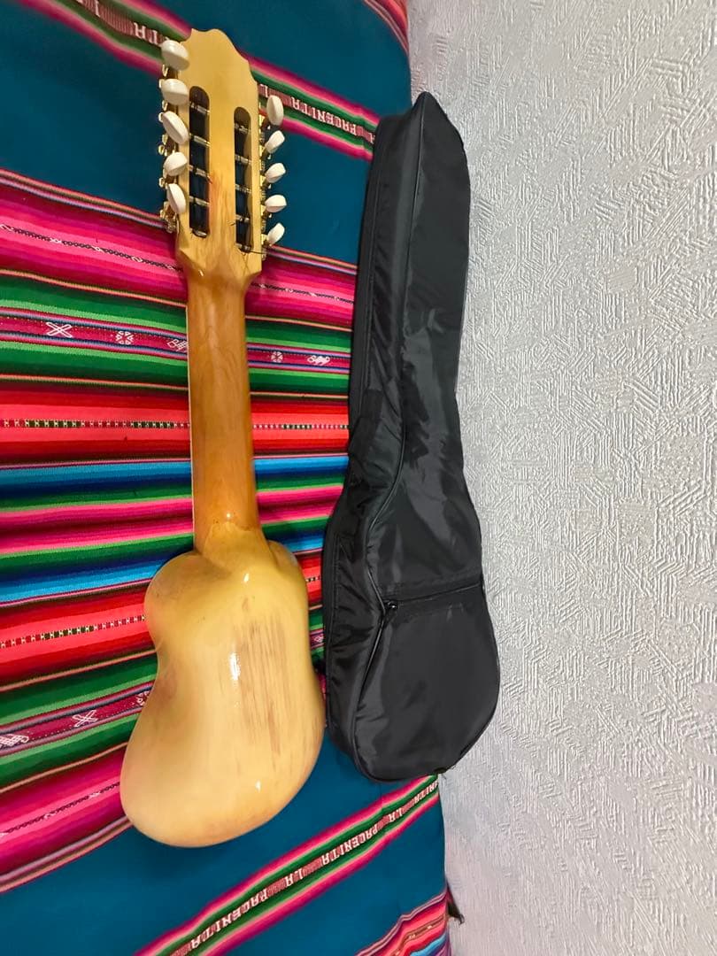 ボリビアンチャランゴ　charango boliviano