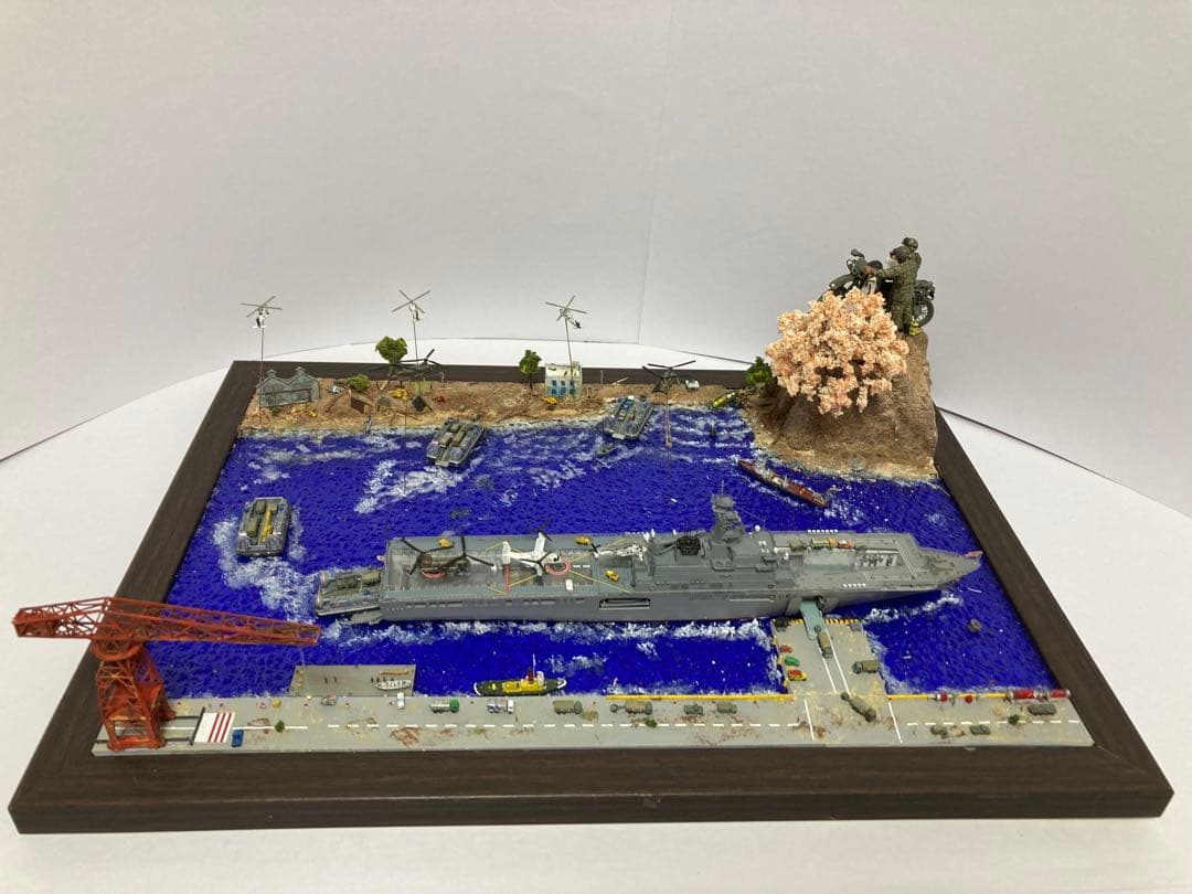 海上自衛隊 ジオラマ完成品 【絆の記憶　災害派遣】 1/700 艦船モデル