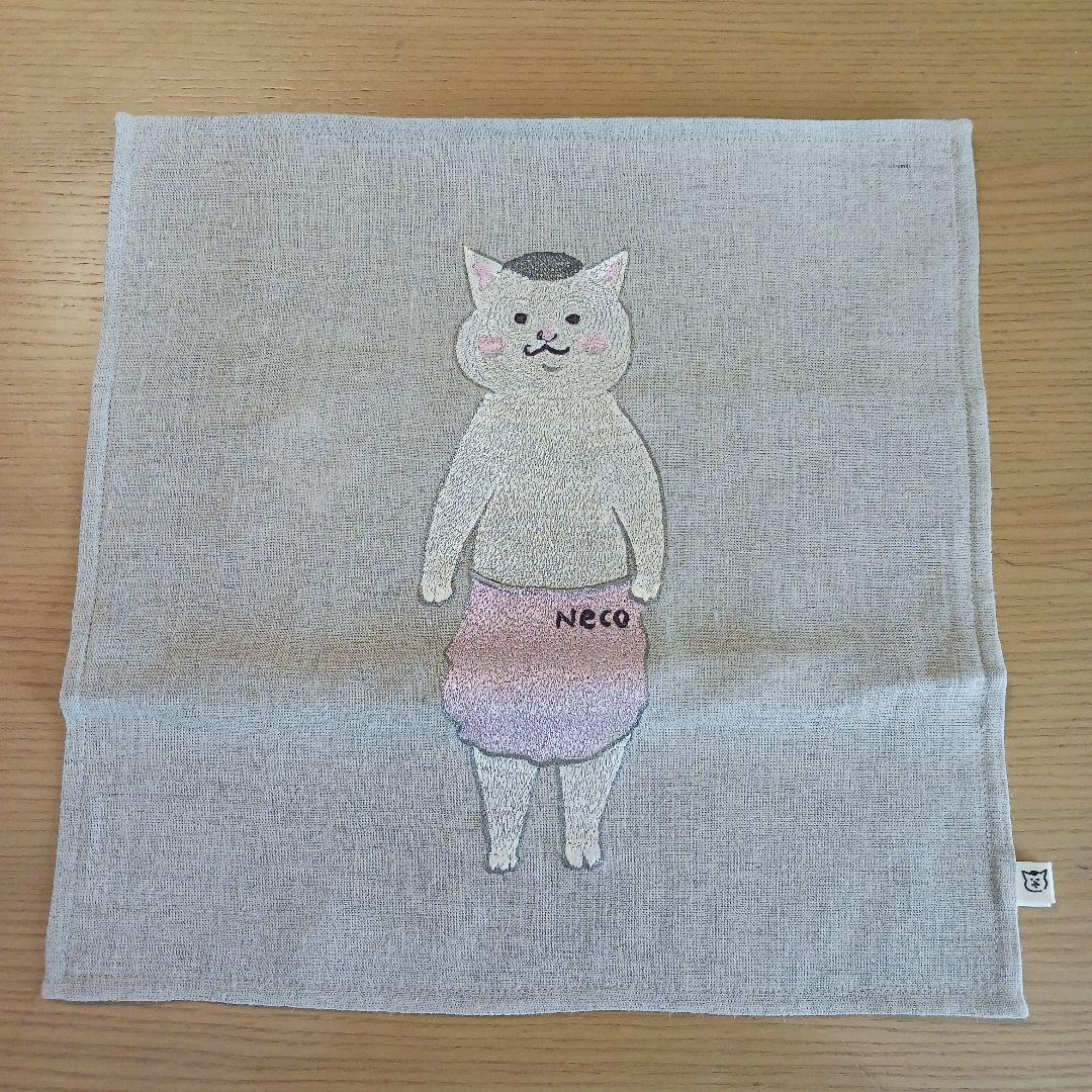 コーラル&タスクときょうの猫村さんとのコラボ限定リネン製クッションカバー