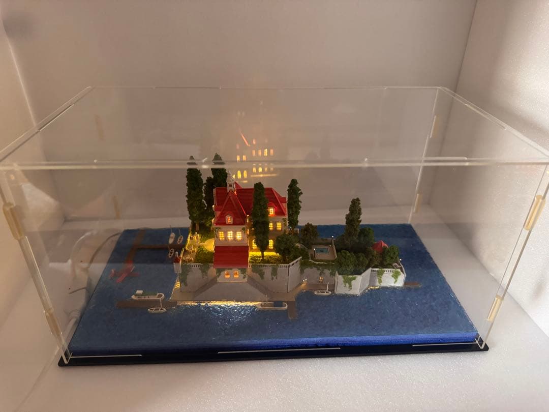 ヘ*ン様 紅の豚　ホテルアドリアーノ　ジオラマ完成品 ケース付き　電飾加工