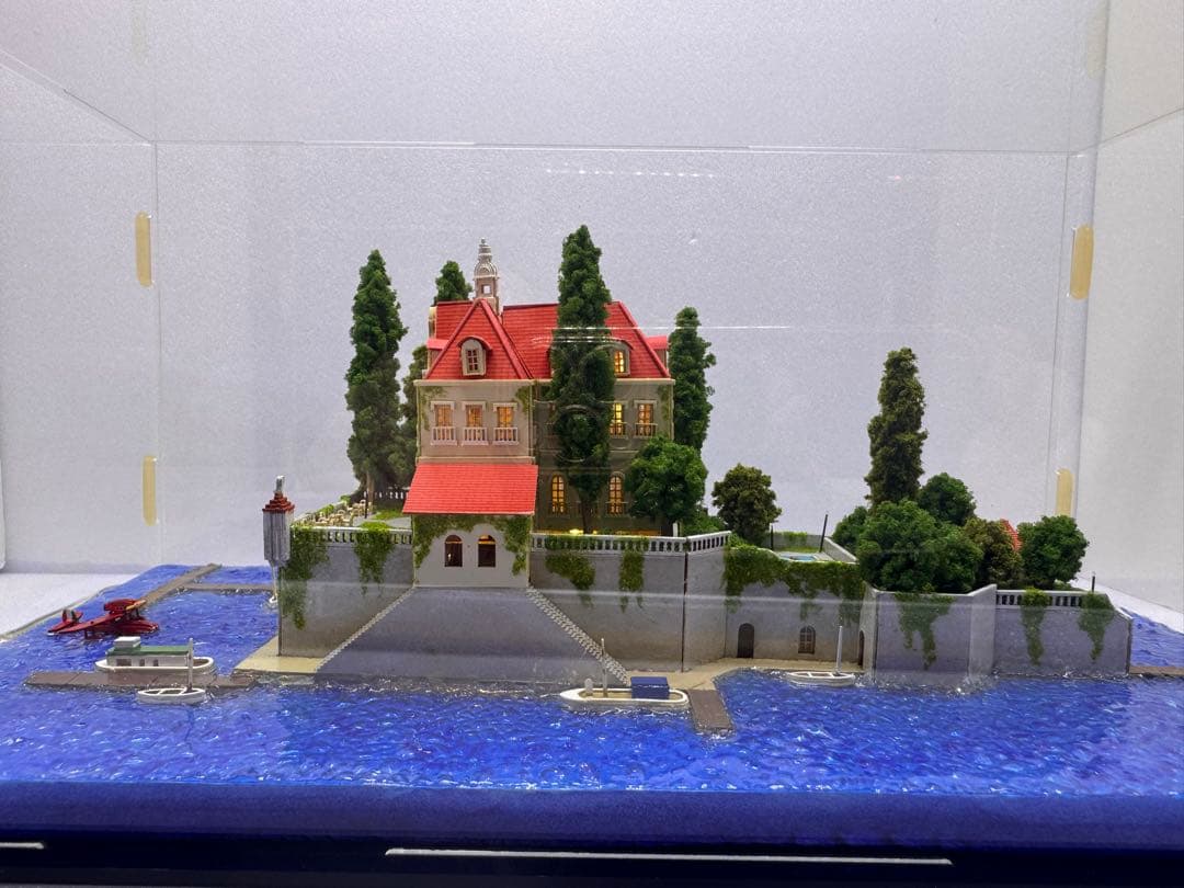 ヘ*ン様 紅の豚　ホテルアドリアーノ　ジオラマ完成品 ケース付き　電飾加工