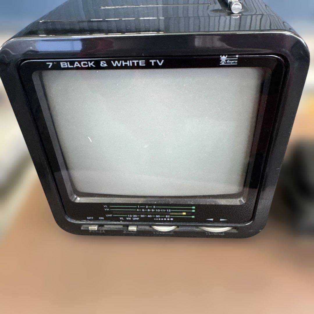 レトロ家電　7インチ ポータブル 白黒テレビ BTV-100