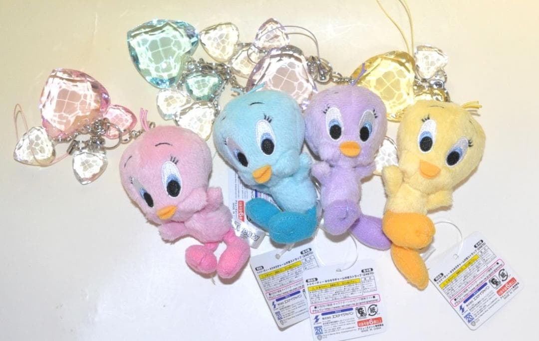 tweety トゥイーティー　キラキラチャーム付きストラップ　全4種