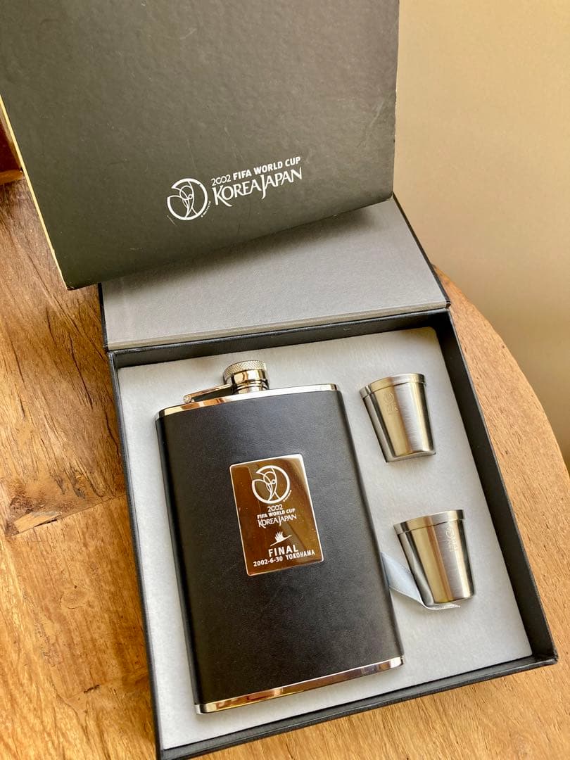 日韓 WORLD CUP 2002 決勝戦 記念品 スキットル  カップ2個