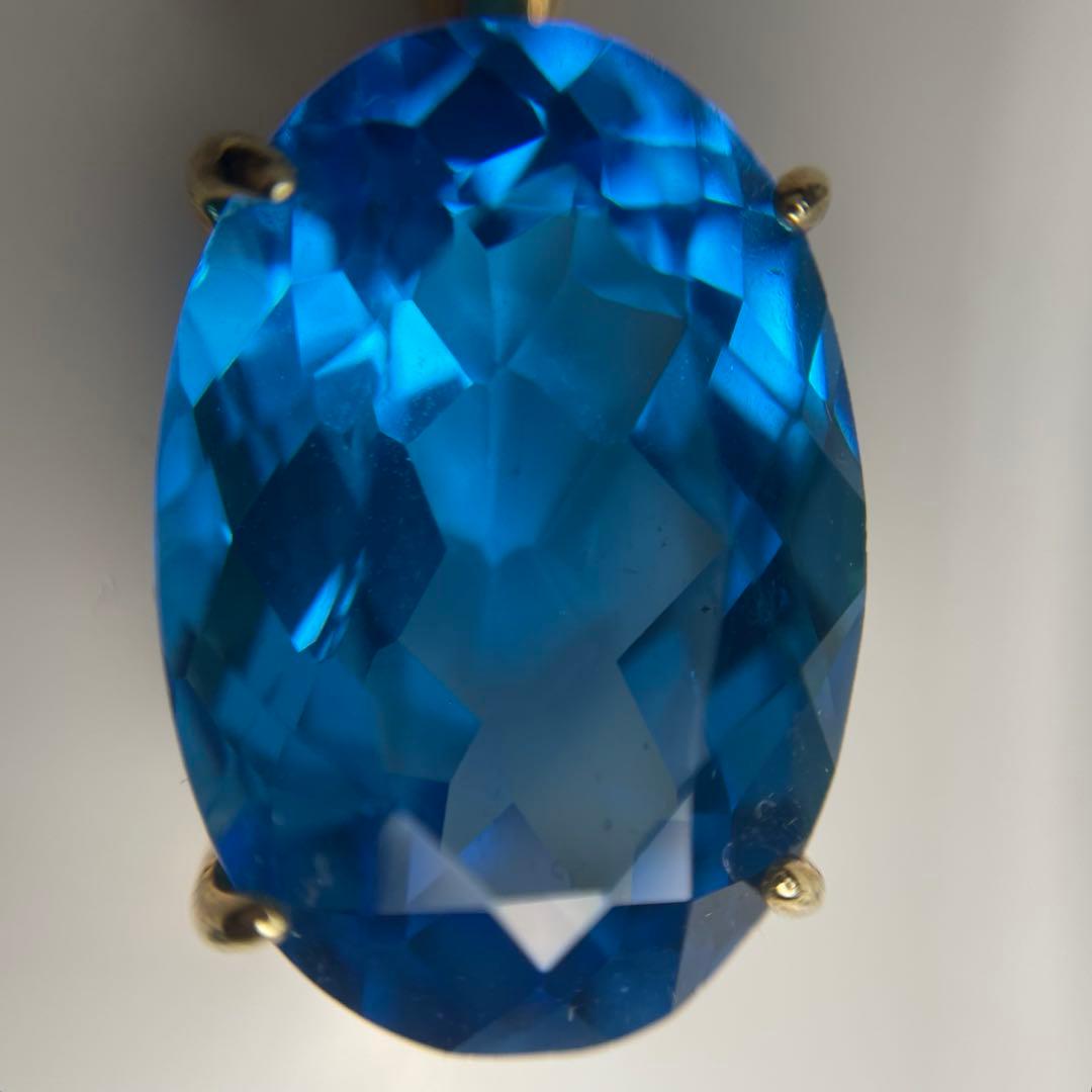 リ*ィ様 【高品質】スイスブルートパーズ　ペンダントトップ推定16ct