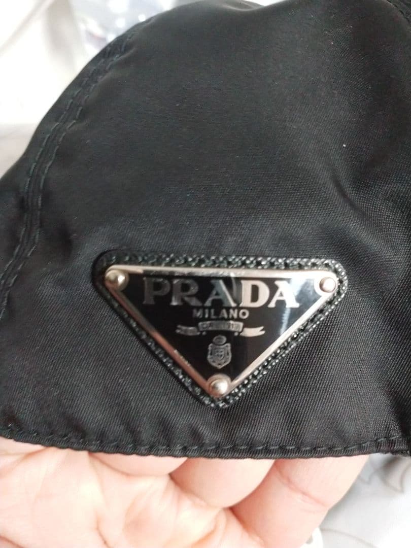 PRADA ベースボールキャップ