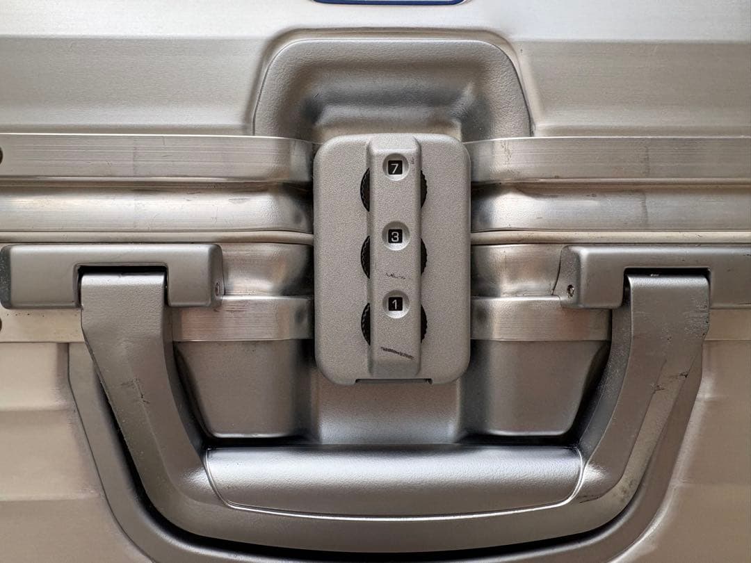 難ありRIMOWA　スーツケース　トパーズ　クラシック　No.6228　シルバー