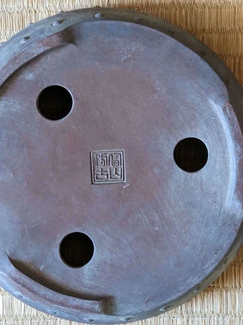 ♦中国古美術品 宜興窯賓山倣古 紫砂 紫泥 鋲打ち丸形三足ミニ盆栽鉢古玩 骨董品