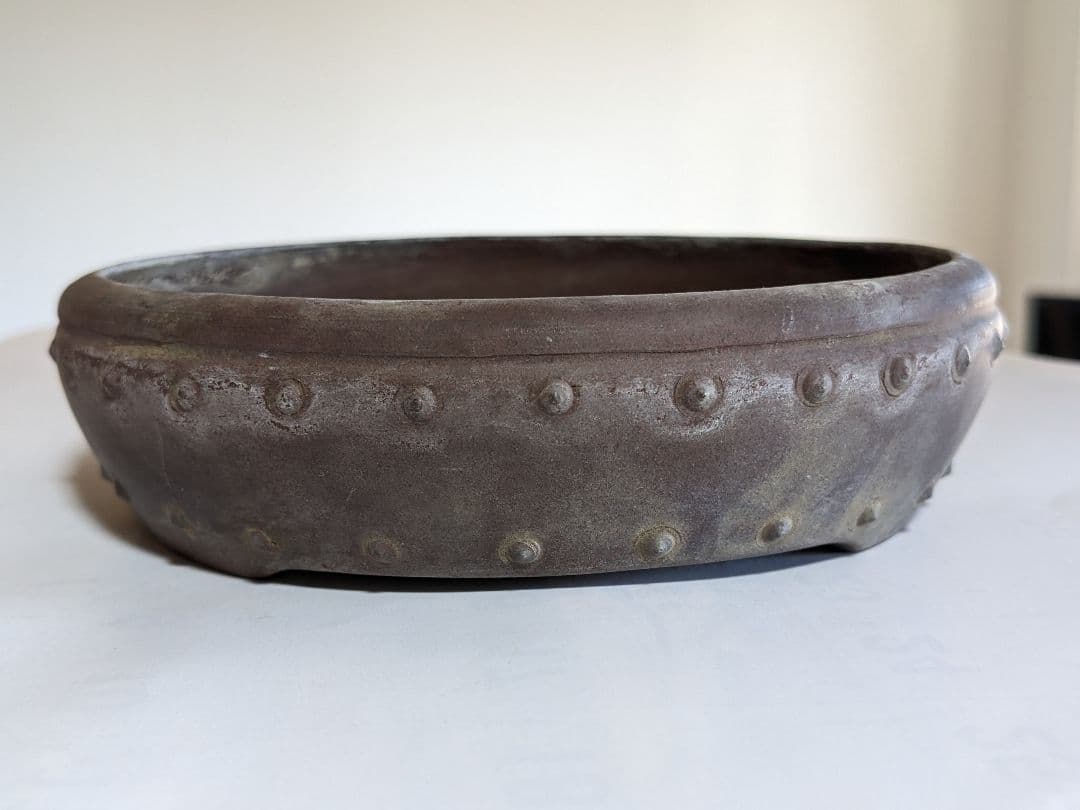 ♦中国古美術品 宜興窯賓山倣古 紫砂 紫泥 鋲打ち丸形三足ミニ盆栽鉢古玩 骨董品