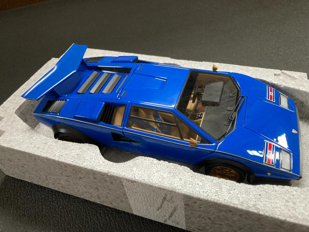 1/18 オートアート ランボルギーニ カウンタック ウォルターウルフ