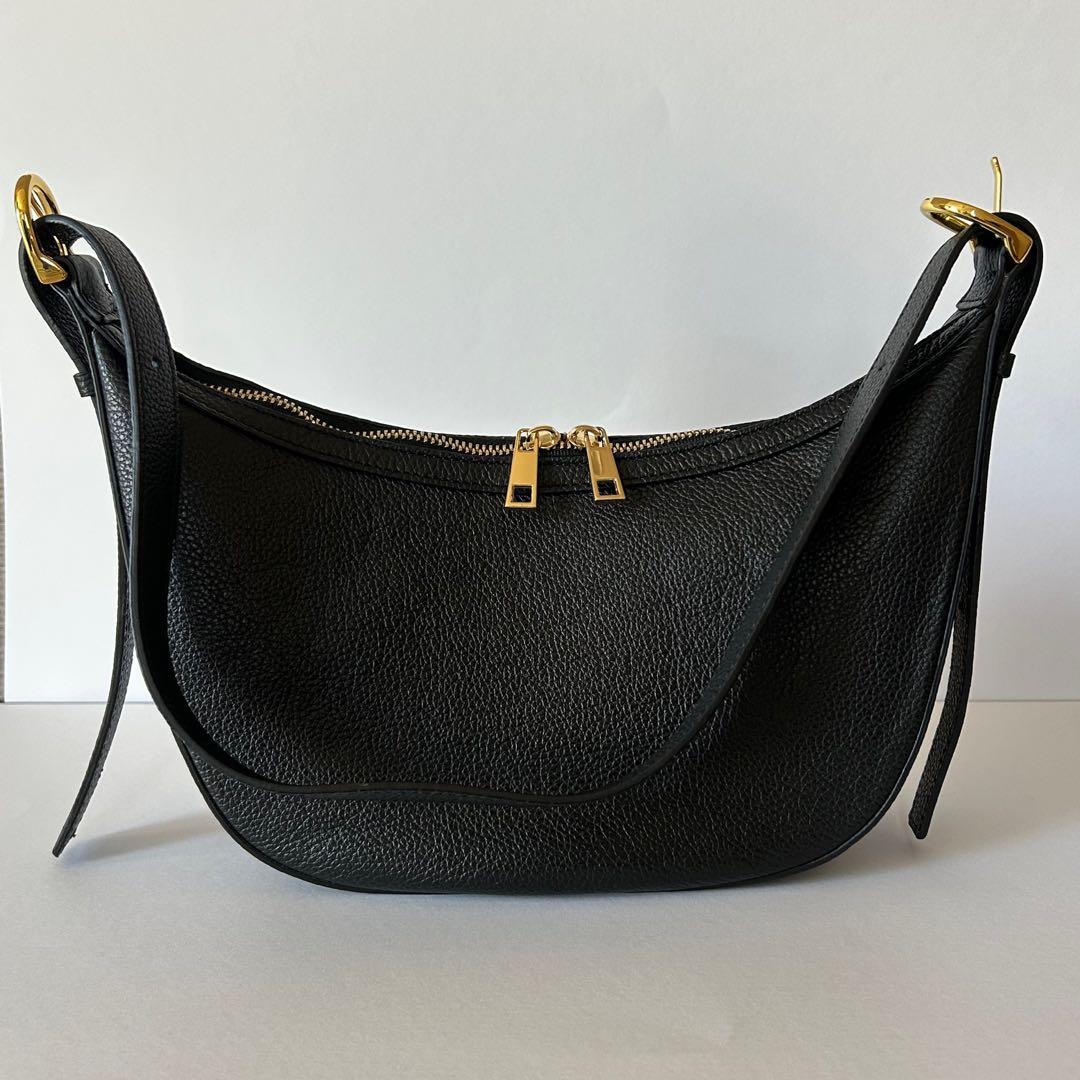 CHRISTIAN VILLA クリスチャンヴィラ　ムーンショルダーバッグ