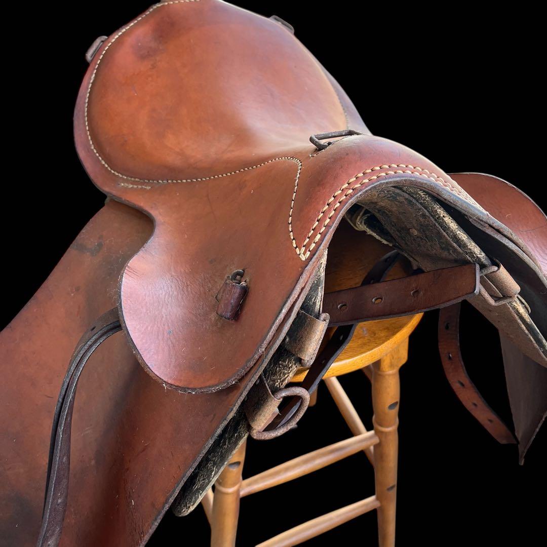ヴィンテージ　馬　鞍　皮