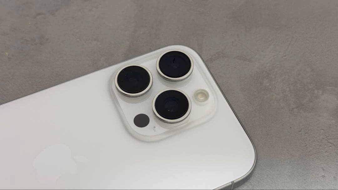 iPhone 16 Pro 512GB 画面割れ