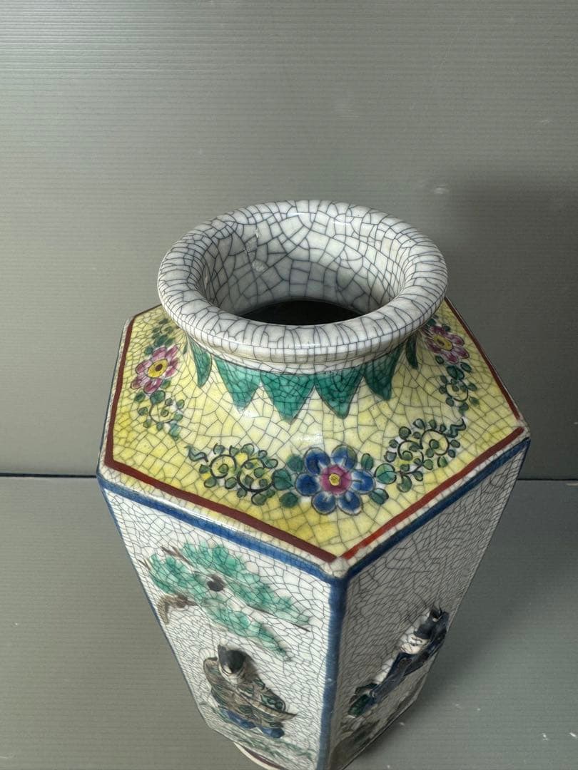 2610 希少　九谷焼　古九谷　ヒビ焼六歌仙人錦工入　六角花瓶　時代物