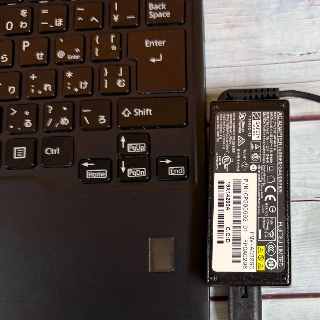 大特価❣️第8世代Corei5✨軽量薄型ノートPC☘️フルHD☘️SSD☘️Win11