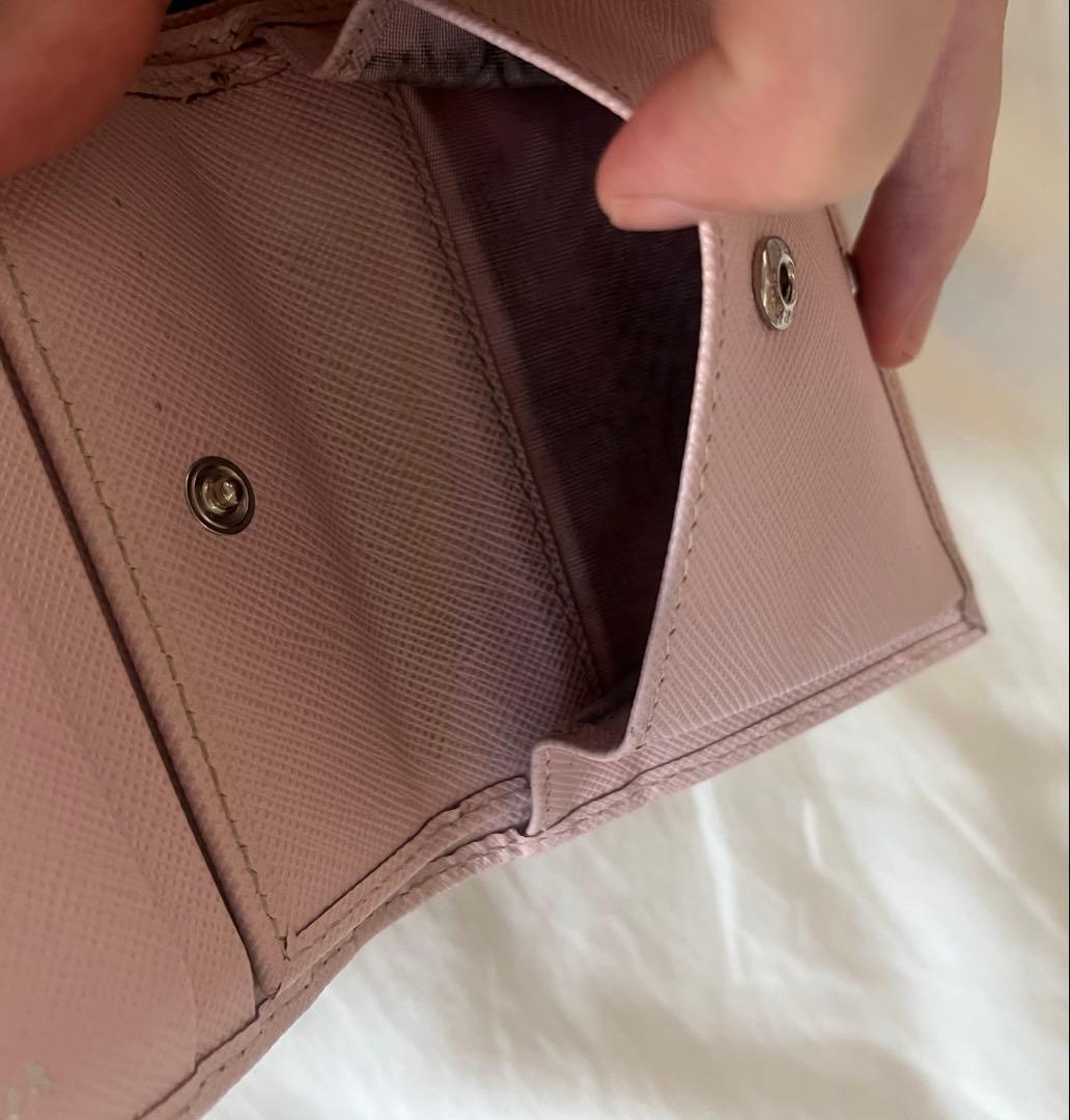 PRADAサファイアーノ二つ折り財布