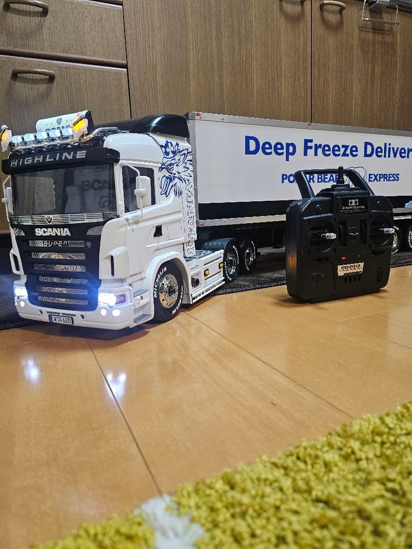 タミヤ1/14 スカニアR620 3軸セミトレーラー　セット