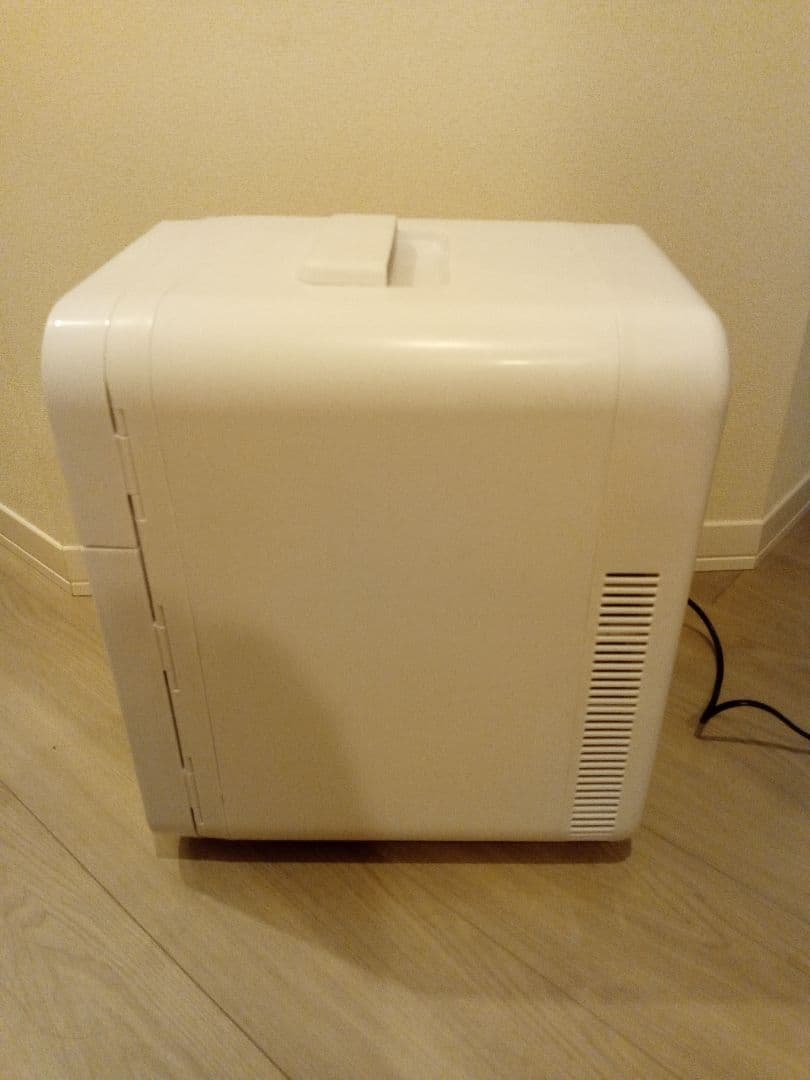 ミニ冷蔵庫　冷温庫　20L収納