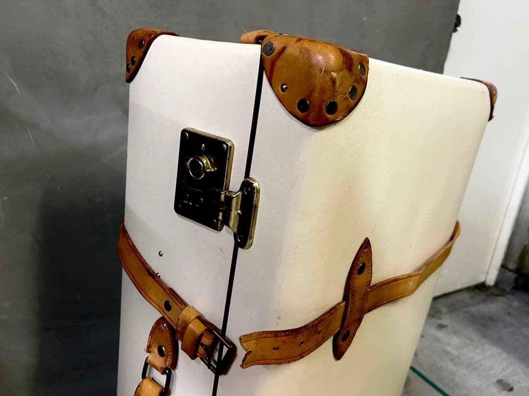 【定価45万円程】◆グローブトロッター人気のアイボリー/革バンド破れ