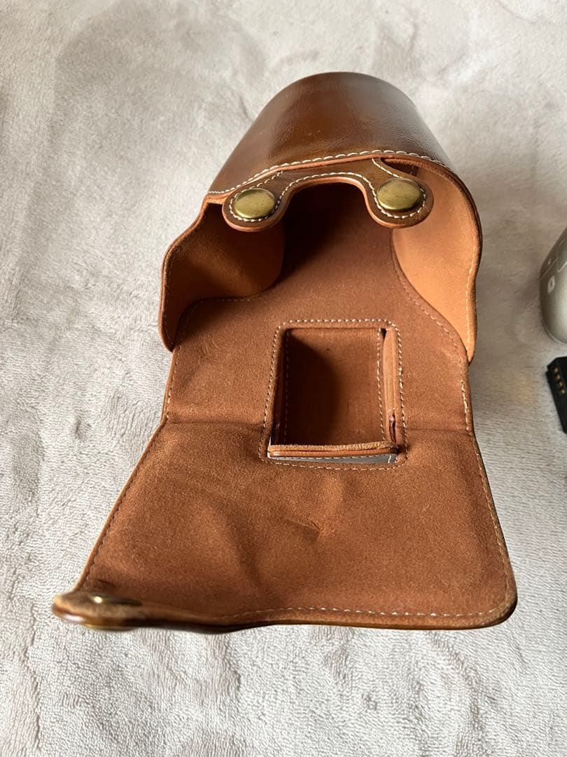 Canon EOS KISS M ミラーレスカメラ ホワイト　レンズ　セット