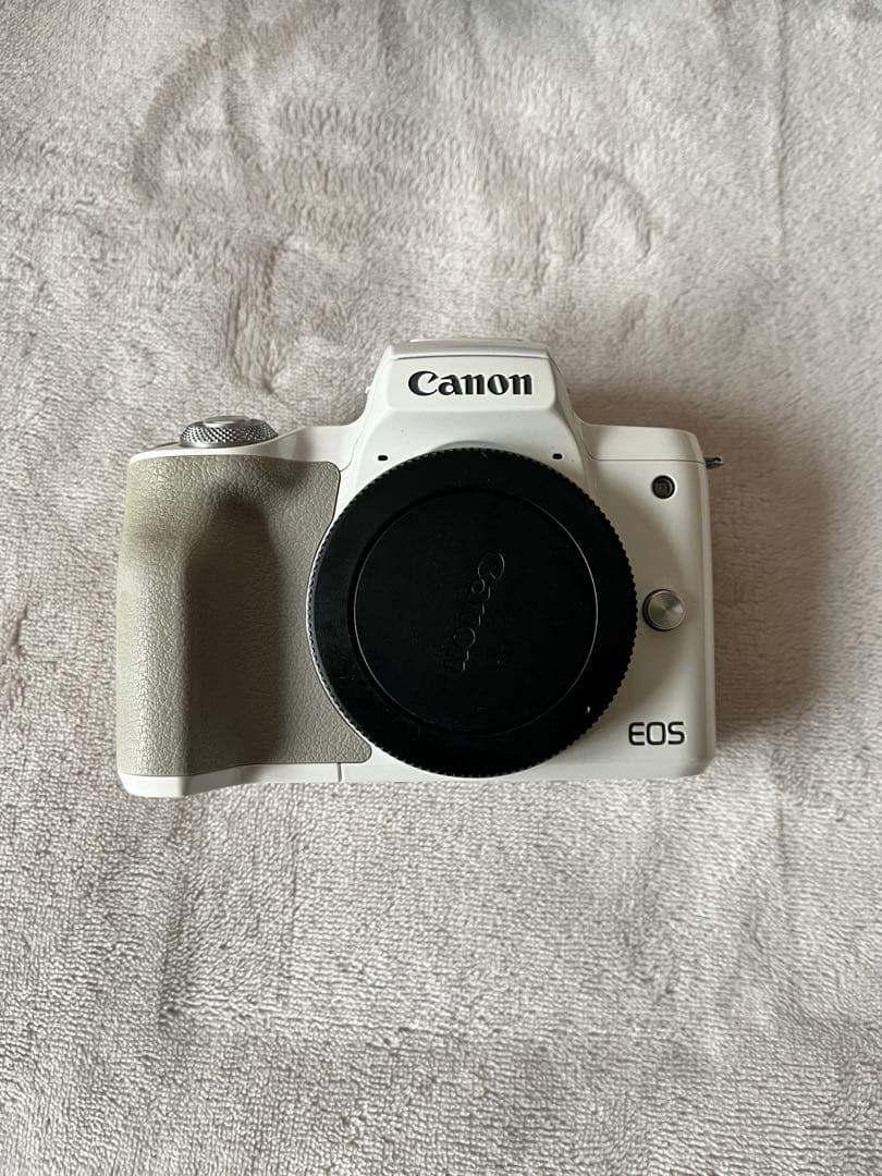 Canon EOS KISS M ミラーレスカメラ ホワイト　レンズ　セット