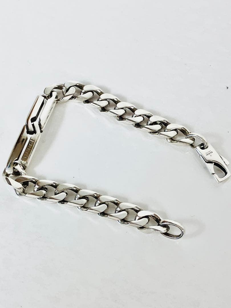 【超美品】GUCCI ノットブレスレット 男女兼用 シルバーバングル　7.５ミリ