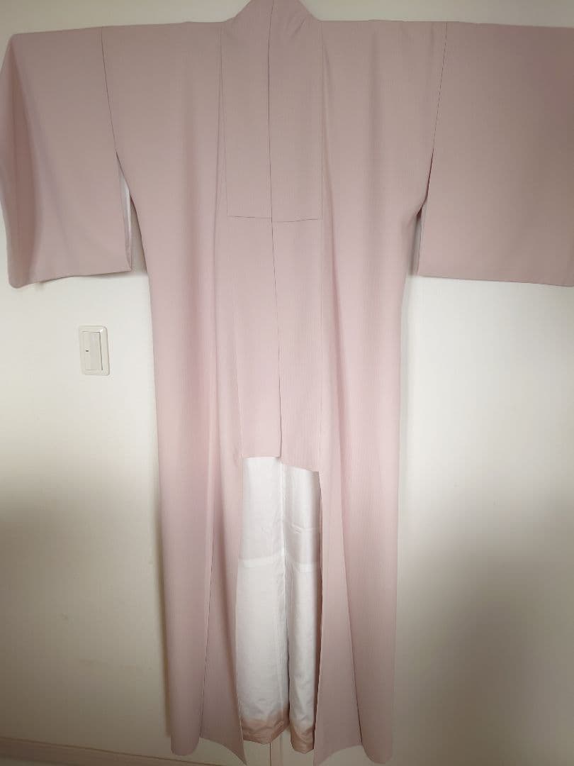 東レシルック 色無地 灰桜　くすみピンク　地紋　紋無し　洗える着物　袷