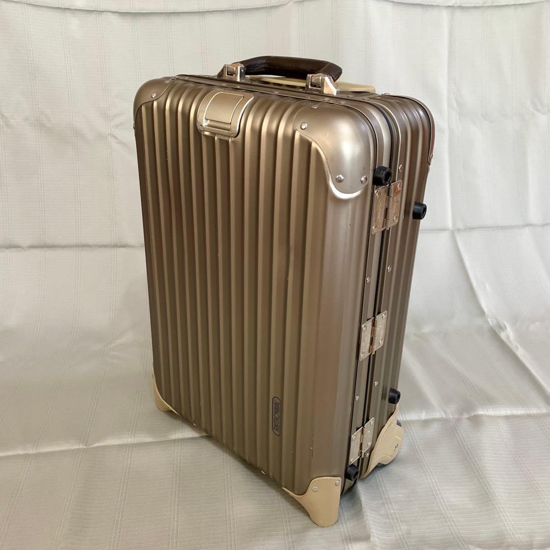 RIMOWA リモワトパーズプレミアム チタンゴールド 32L 2輪
