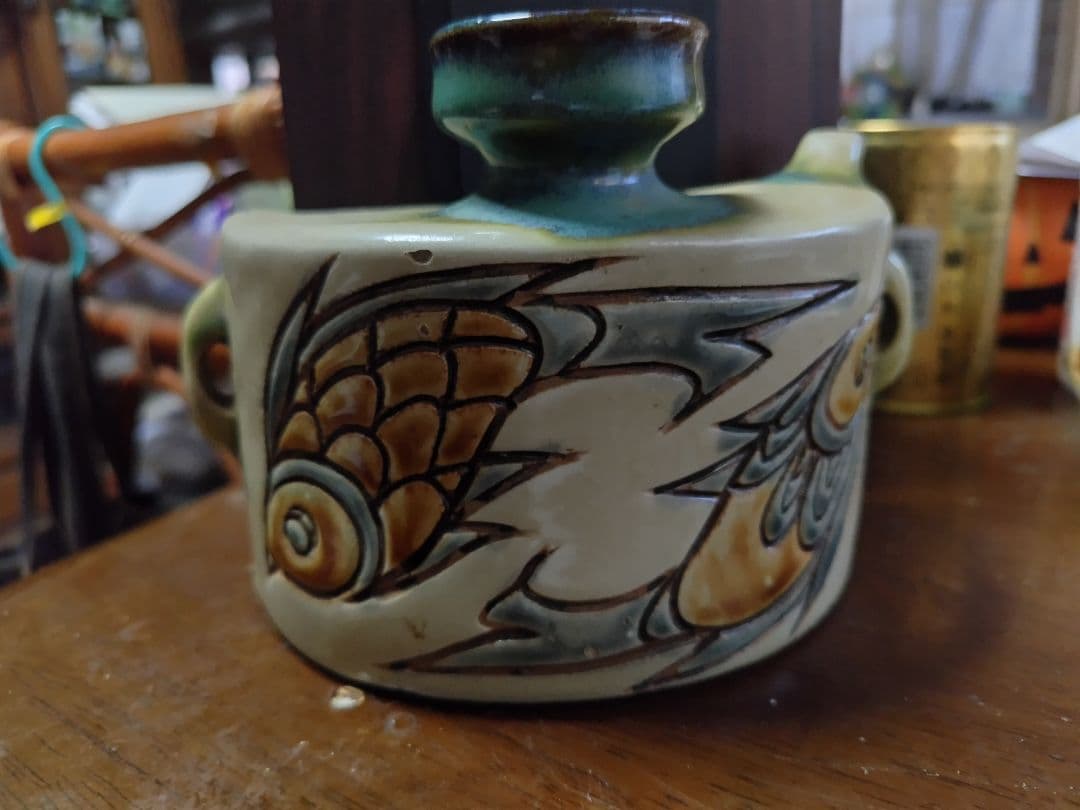 沖縄の陶器　ダチピン