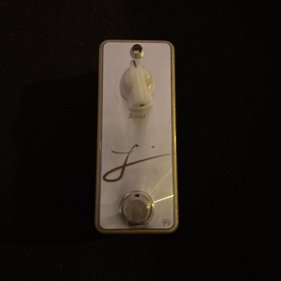 Boost エフェクター ホワイト/ゴールド