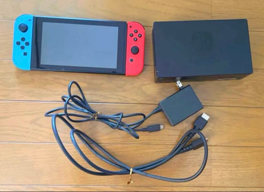 ☆【ジャンク品】Nintendo Switch 本体 青/赤 Joy-Con