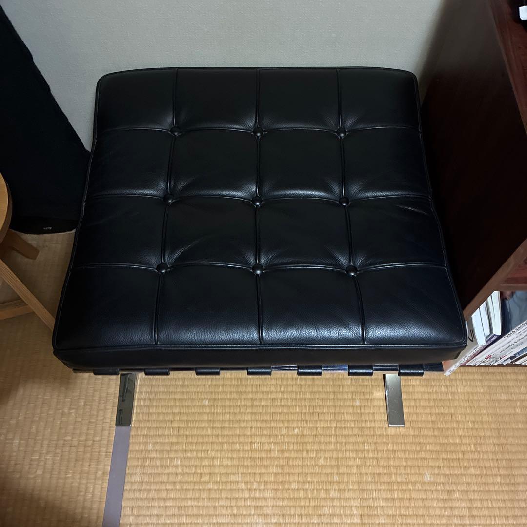 ＢＴmr黒い合成皮革オットマン