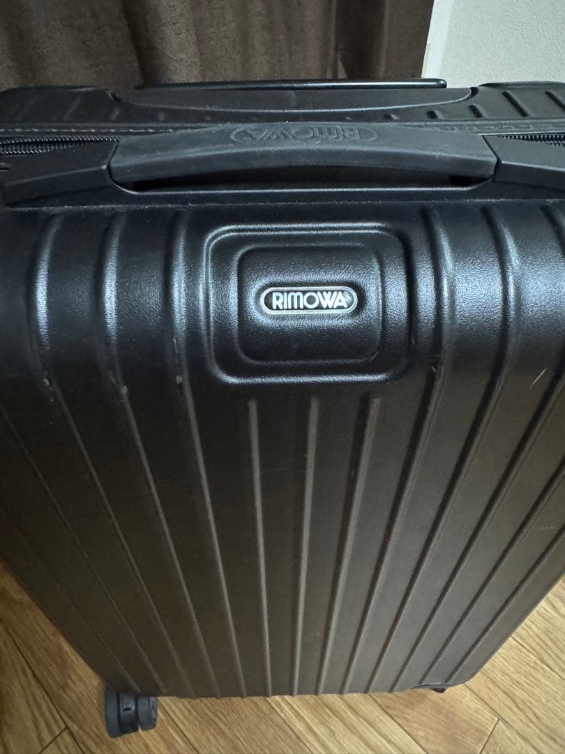 リモワ　サルサ　ブラック　32L 4輪　キャビン　機内持ち込み