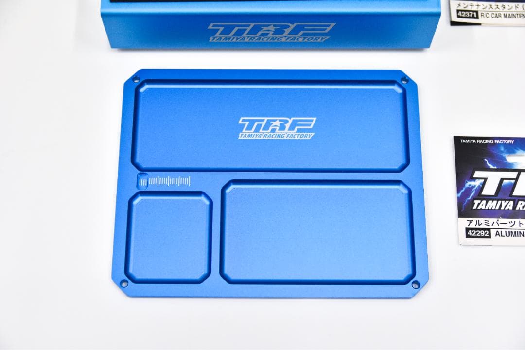 タミヤ TRF 2点セット （ メンテナンススタンド ／ アルミパーツトレイ）