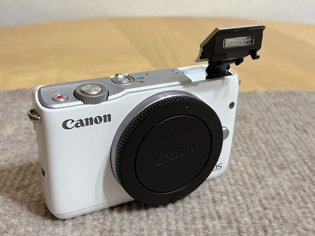 デジタルカメラ Canon FOS M10-WH WZOOMKIT
