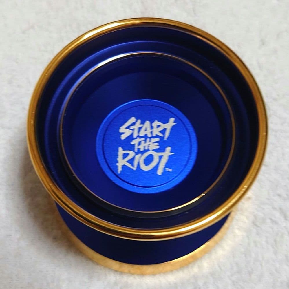 【ヨーヨー】スタートザライオット(青×金)：リベリオン/57M